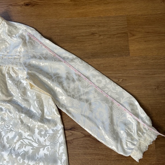 Women’s new cream house gown robe‎ size medium - Picture 7 of 9